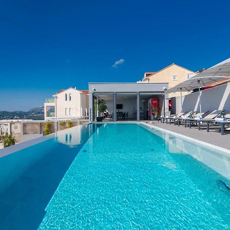 Apartments Villa Poco Loco Млини Екстериор снимка