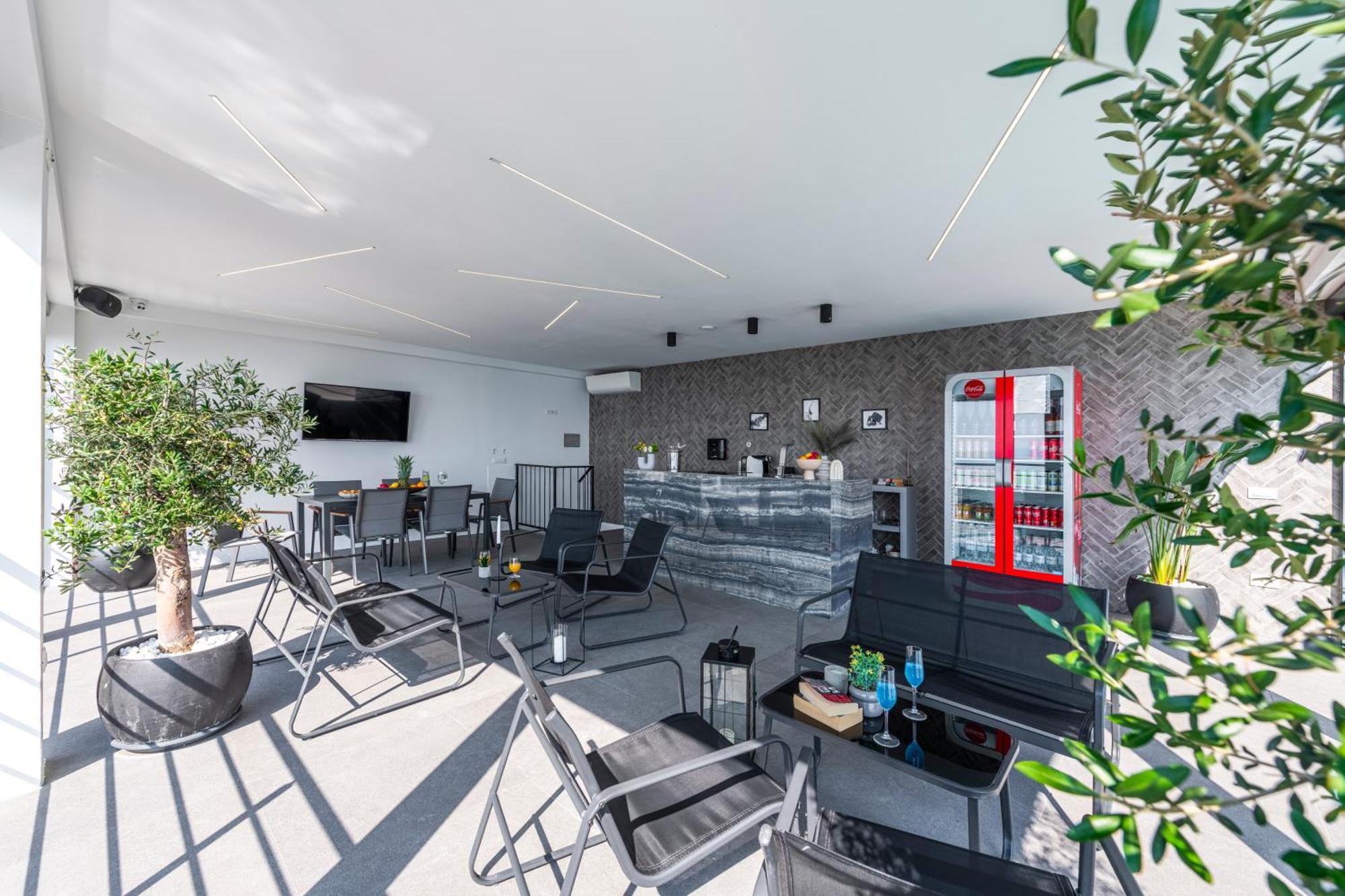 Apartments Villa Poco Loco Млини Екстериор снимка