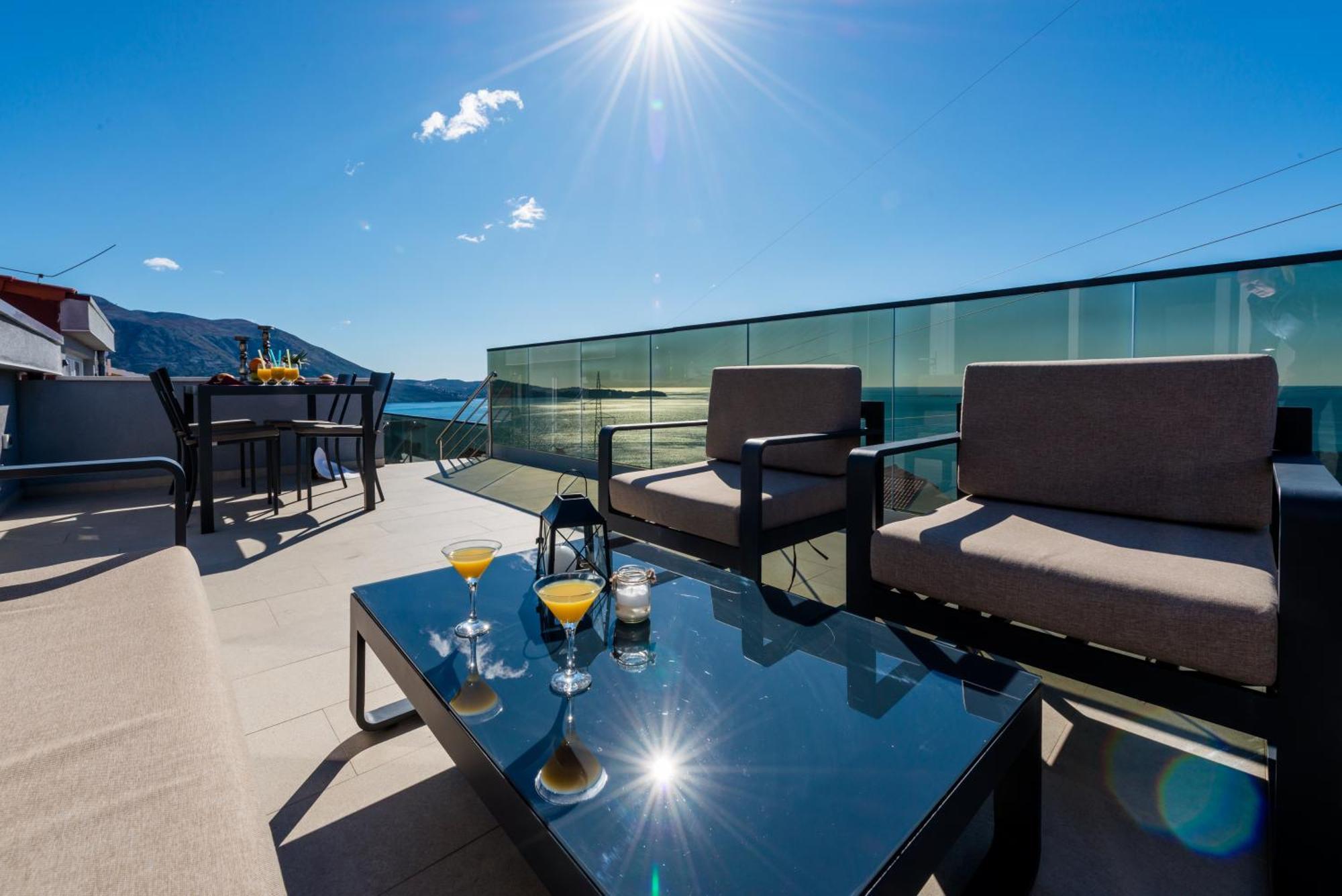 Apartments Villa Poco Loco Млини Стая снимка