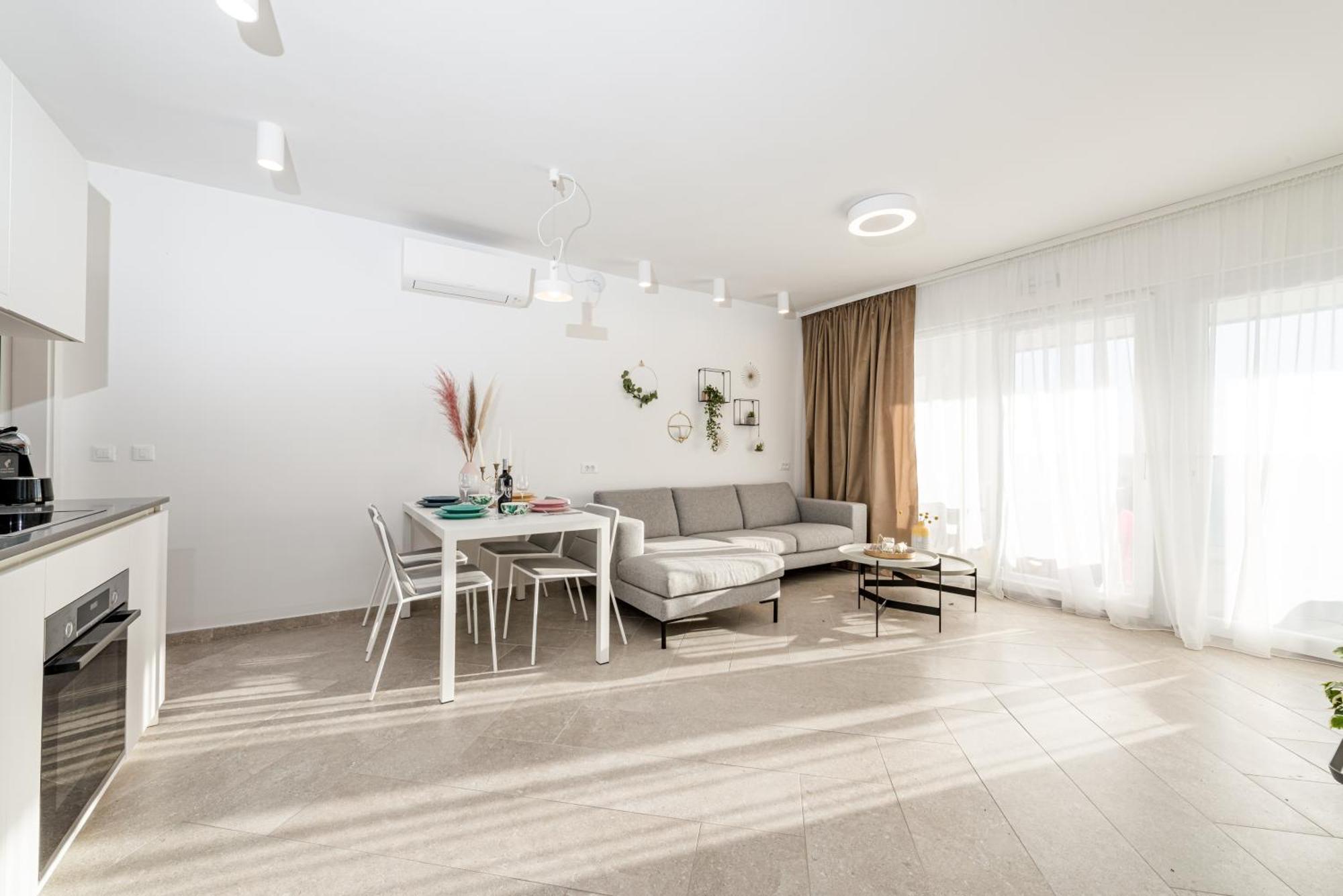 Apartments Villa Poco Loco Млини Стая снимка