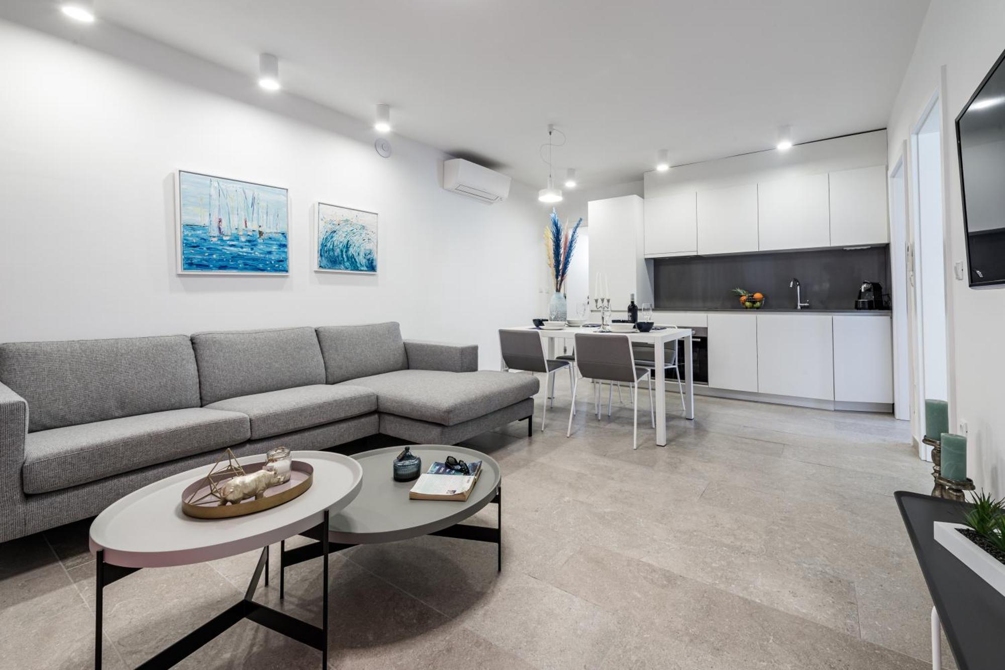 Apartments Villa Poco Loco Млини Стая снимка